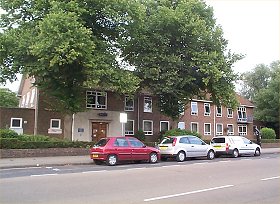 North Walls Police Station, with a link to the Hampshire Police web site.