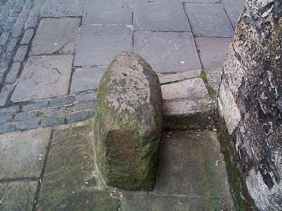 The entrance to the Cathedral Close.